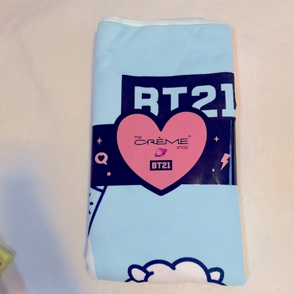🌸Nwt BTS Beach Towel